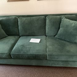 Green Couch.   Nice!