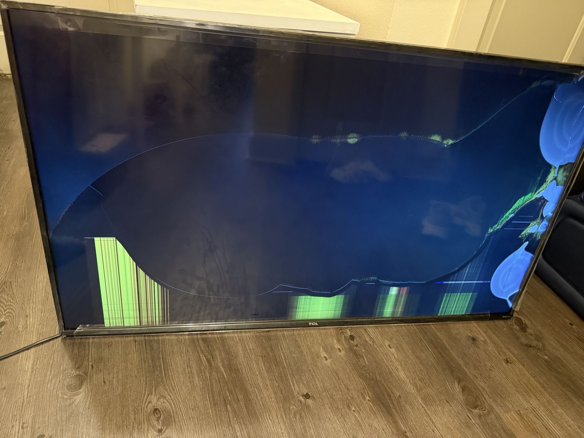 TCL 50” Ruko TV – Damaged Screen