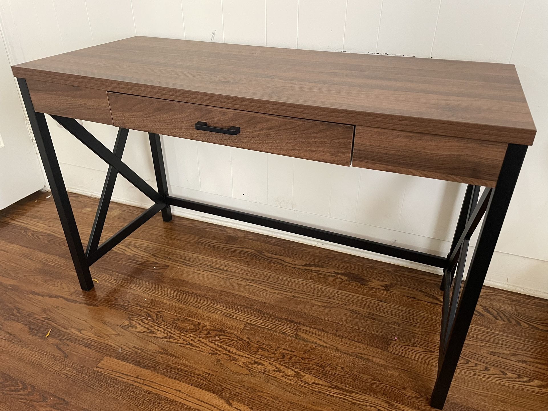47-inch Desk with drawer
