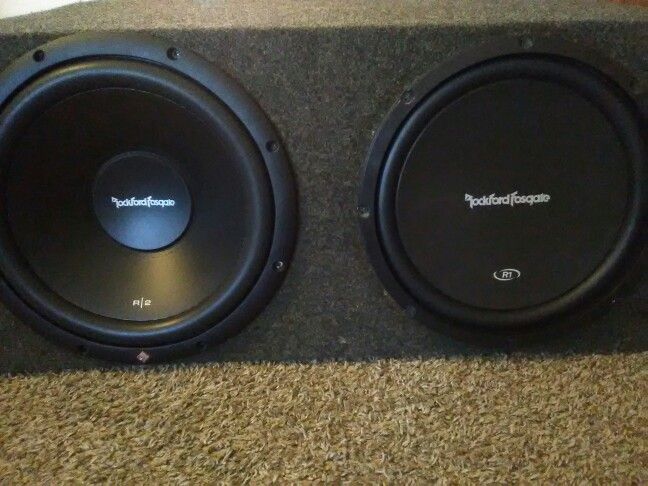 2 12inch Rockford Fosgate R1 and R2 sub in ported box