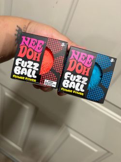 Flower Power Fuzzball Nedooh