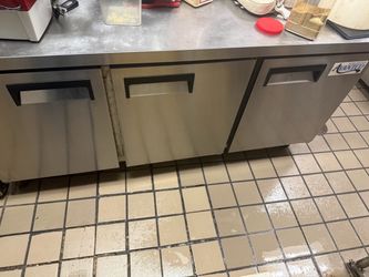 Avantco SS-UC-72R-HC 72" Undercounter Refrigerator