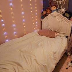 white bedroom set