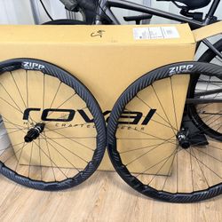 Zipp 353 NSW Wheelset with DT Swiss 350 Hubs