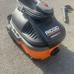 Rigid Shop Vac With Car Care Kit