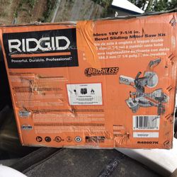 Miter Saw  Cordless 18 Volts  New