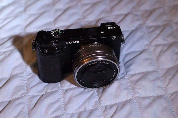 Sony A6000 Very Low Shutter Count.
