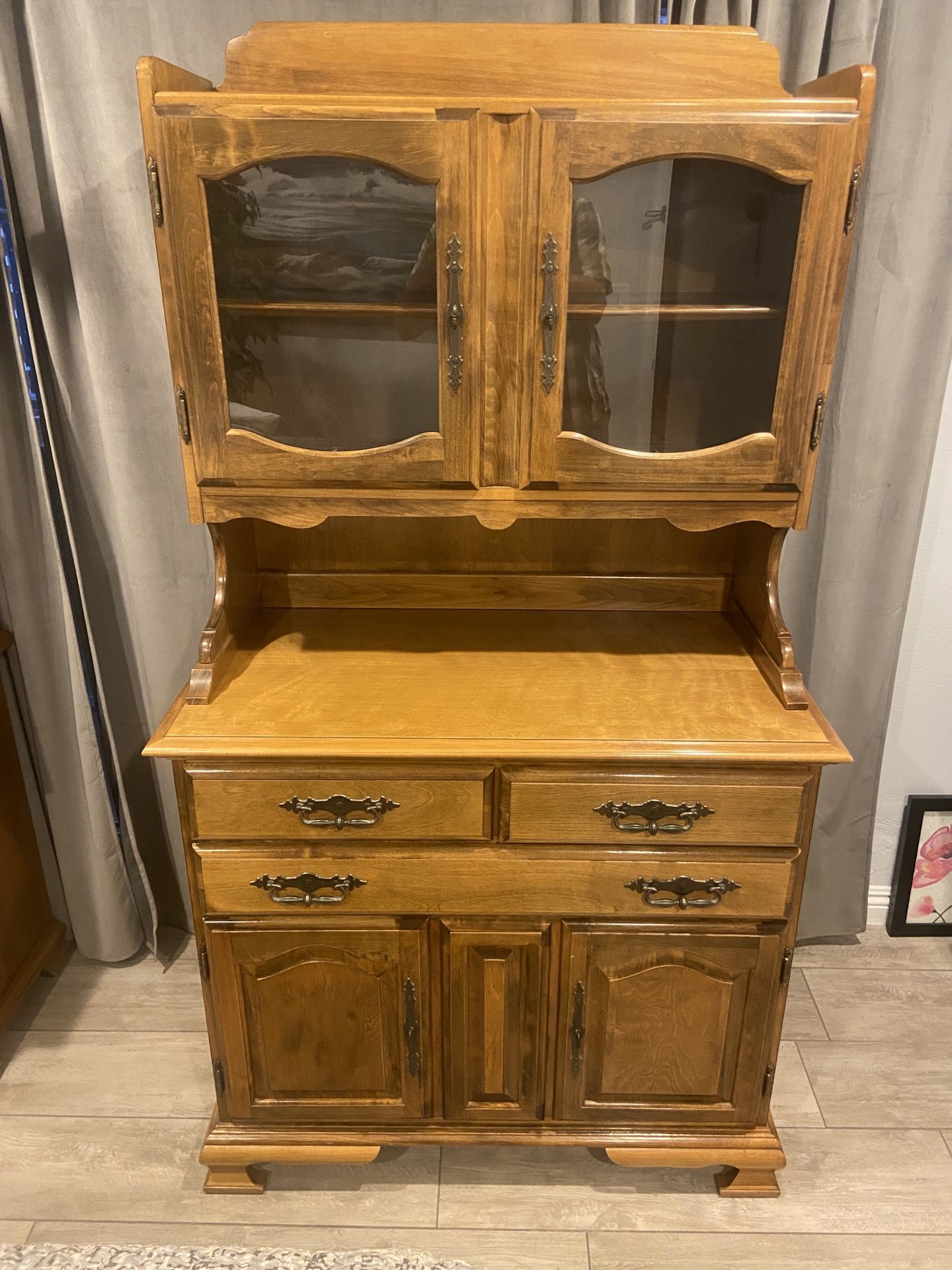 Flint Ridge Furniture - Maple Hutch