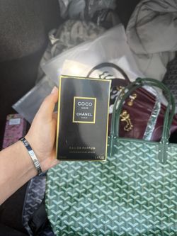Black perfume