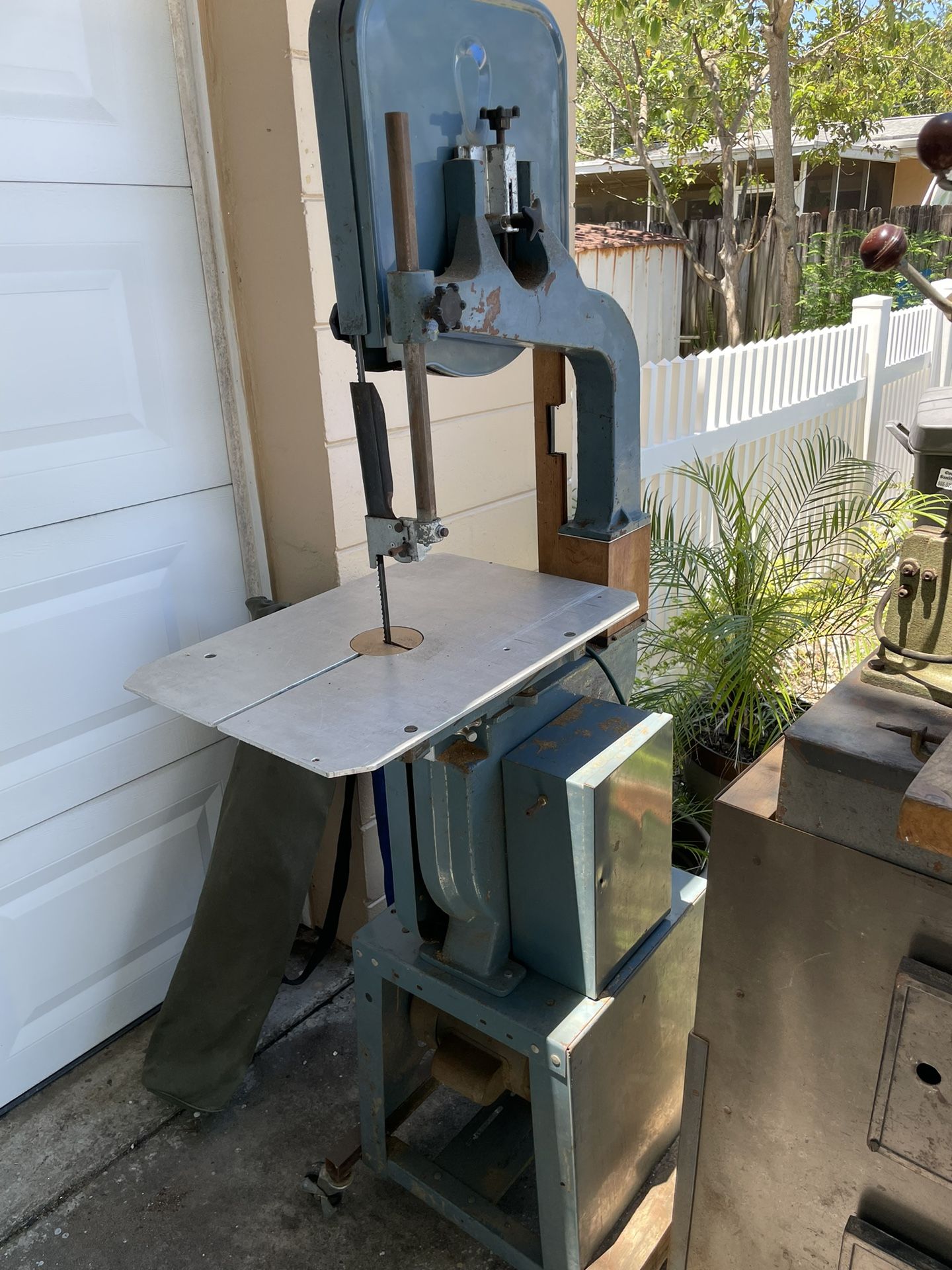 Band Saw 