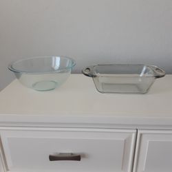 GLASS REFRACTARIAS EACH FOR $6 ROUND PYREX 2.5 QT AND 1.5QT