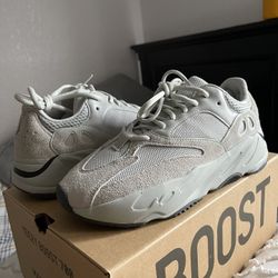 Yeezy Boost 700s | Salt