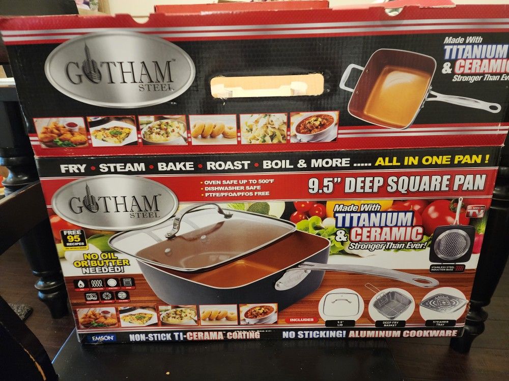 Gotham 9.5 Square Pan