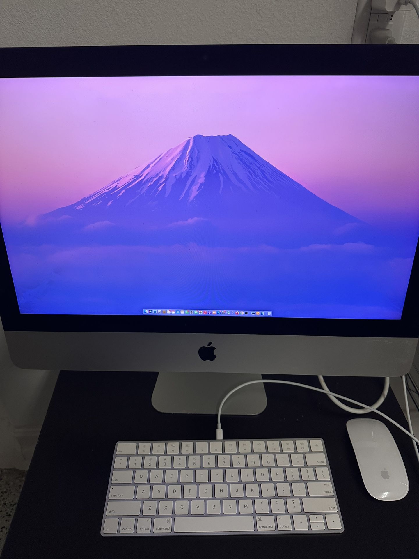 2015 iMac (27-inch, 5K Retina display) with an i5 processor, model number c02rp03kgg78