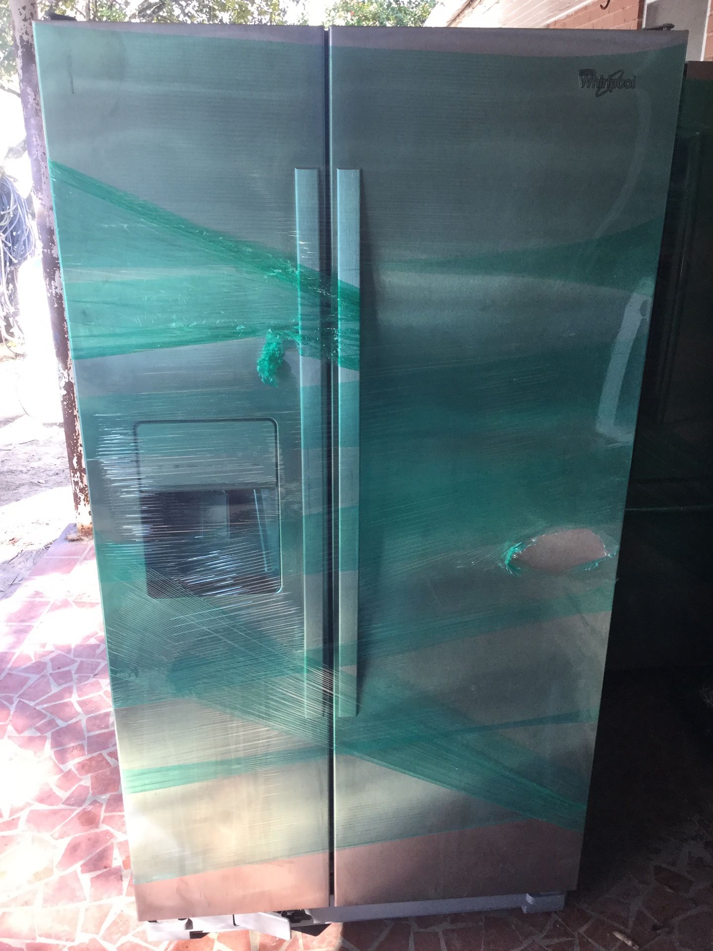 Whirlpool kitchen set/ warranty/ delivery and installation are available