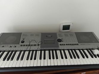 Yamaha Piano P400