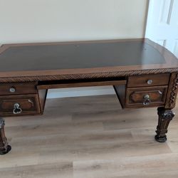 Cassandra Mollino Executive Desk