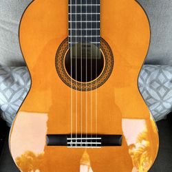 Yamaha CG 102 Classical Guitar *Like New*