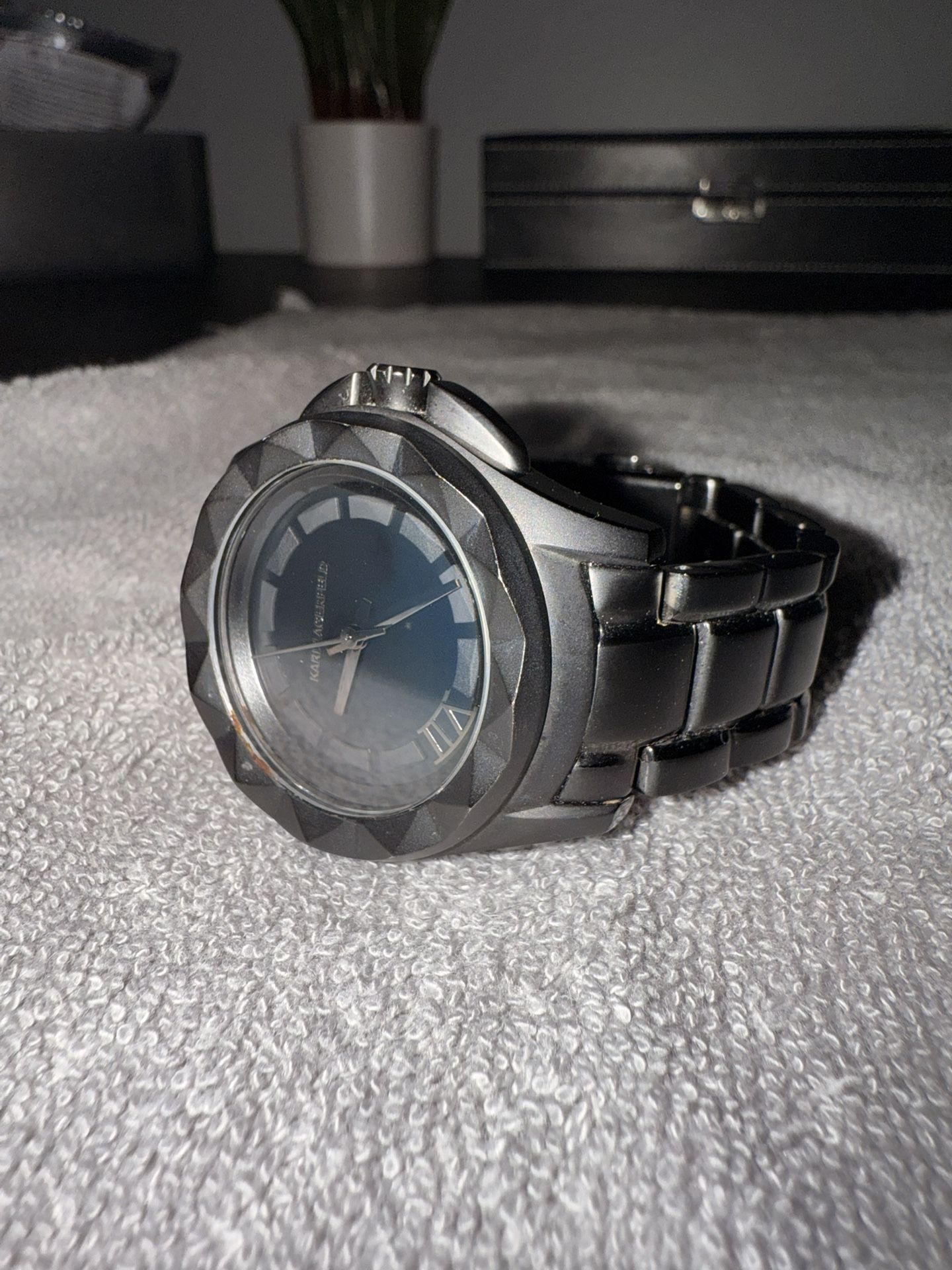 Karl Lagerfeld Black Watch - KL 1001 w/ Links + New Battery