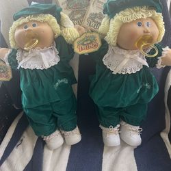 Rare vintage twin cabbage patch dolls with adoption papers