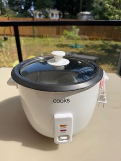 Cooks rice cooker