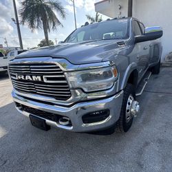 2022 Ram Laramie