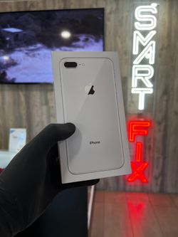 Apple iPhone 8 Plus 64 GB - White (Unlocked) + Warranty