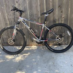 TREK 3500 Three series (Medium Frame)...