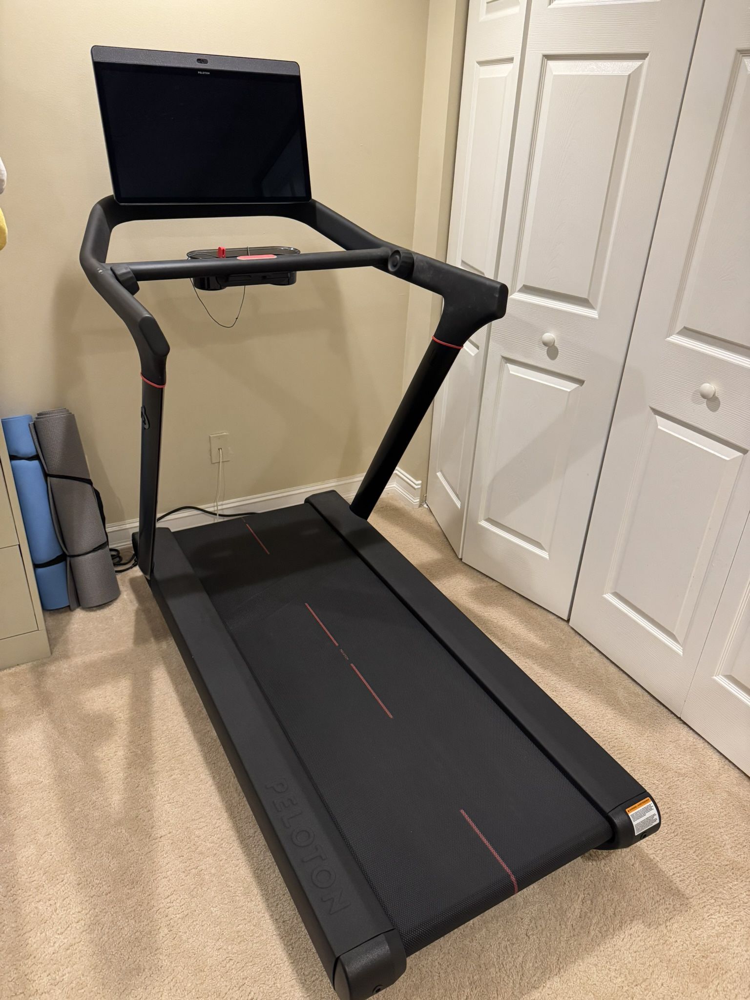 πββοΈ 2022 Peloton Tread β Excellent Condition β $1800