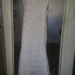 Size 8 beautiful wedding dress brand new
