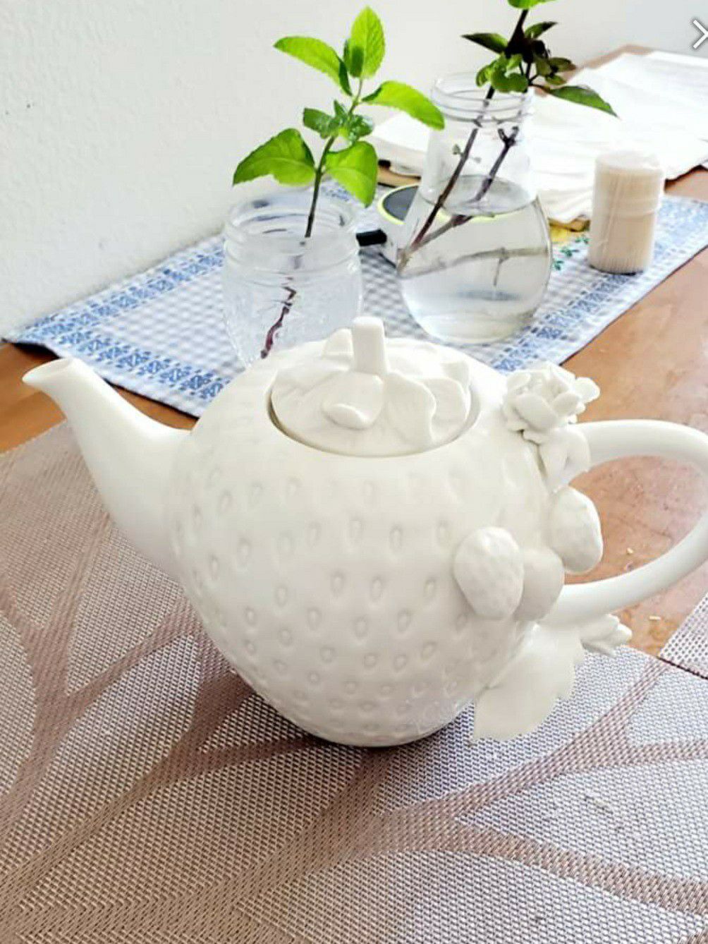 White Strawberry Teapot 🍓