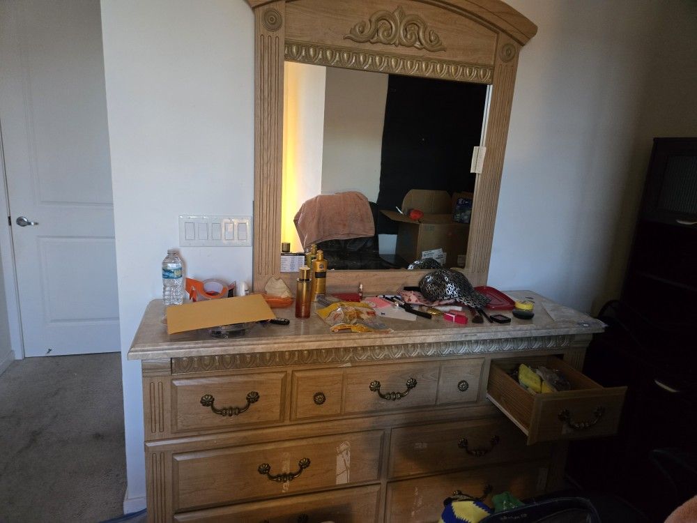 Dresser With Mirror Wood 100.00