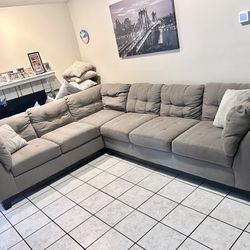 Free Delivery Cindy Crawford Sectional Couch 