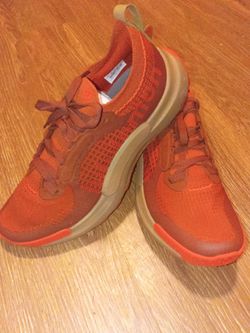 Lululemon Wildfeel Trail Shoes (Size 10)