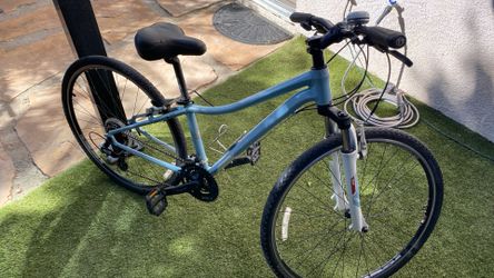 Trek Neko Woman’s Hybrid Bicycle