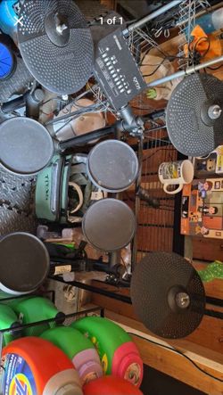 Yamaha DTX electronic drum kit