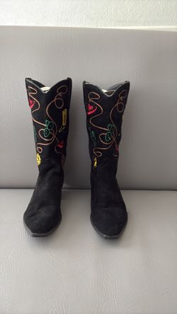 Chilis western themed suede boots