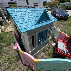 Play House Doll House Shelter 