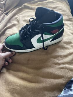 “Pine Green” Retro Jordan 1s