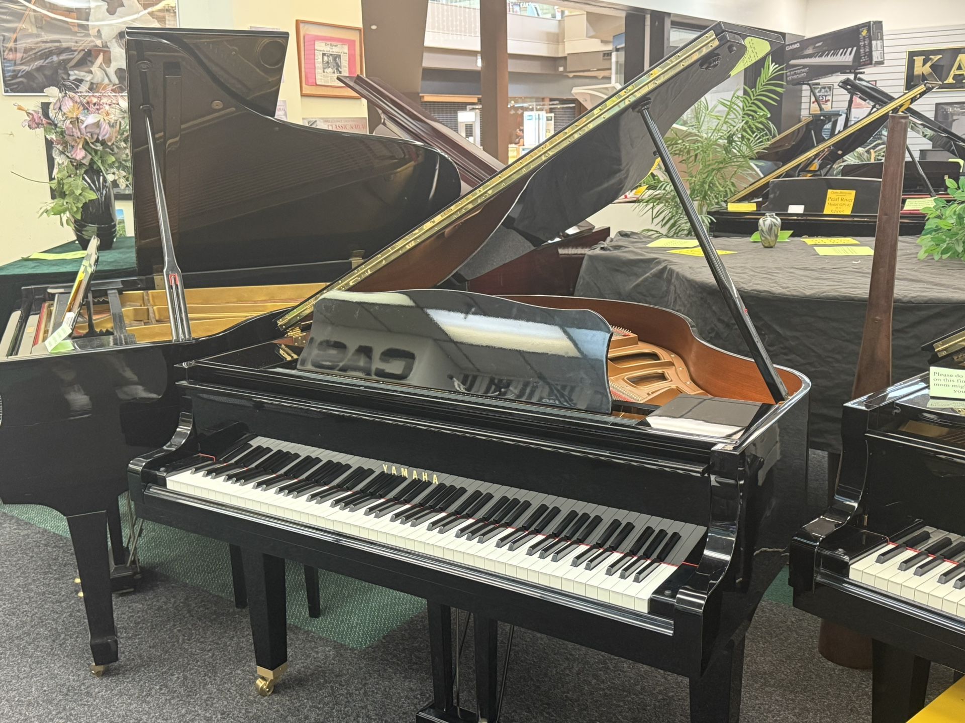 Yamaha 5 Ft Grand Piano