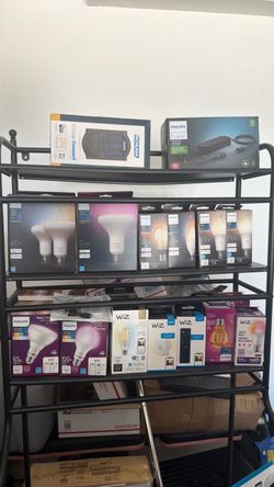 Smart Lighting Bundle – Philips Hue & WiZ