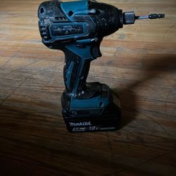 Mikita Cordless Impact Drill And One Battery 