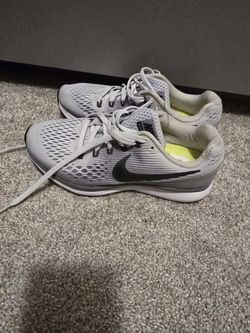 Nike WOMENS Size 7 New 