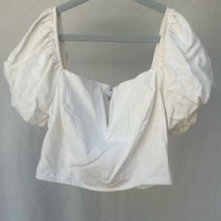 Blashe Size Medium Cream, Color Crop Top Short Sleeve