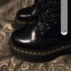 Dr. Martens Jadon Boots