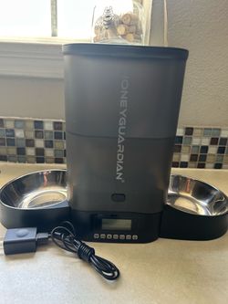 Cat Feeder