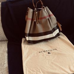 Burberry Lg Tote