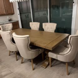 Dining Room Table & Chairs