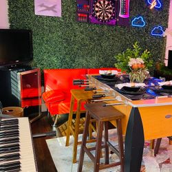 4 Sadler bar stools