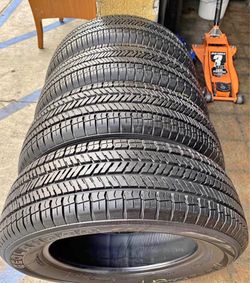 225/65r17 Yokohama tires con 80% de Vida las 4